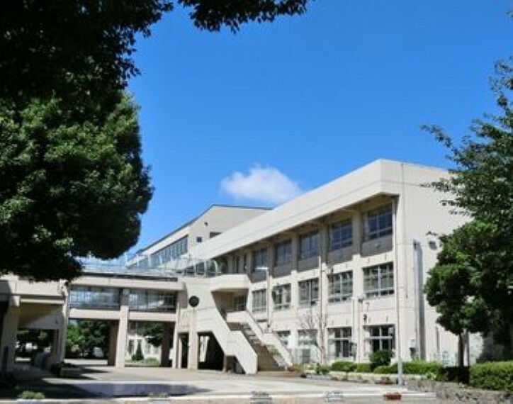 中学校 【中学校】藤塚中学校まで2238m