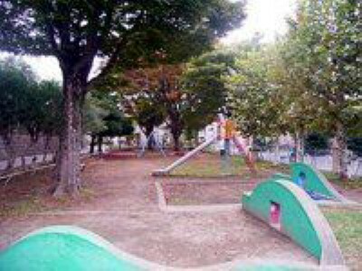 公園 下山公園下山公園:遊具のあるスペースと広場が別になっているので安心して遊べそうです。