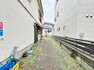 現況写真 建物の居住性に拘った邸宅は、「落ち着き」と「安らぎ」と「快適」を実現してくれます。いつ友人・親戚・来客が来ても決して油断しないハイスペックな邸宅。