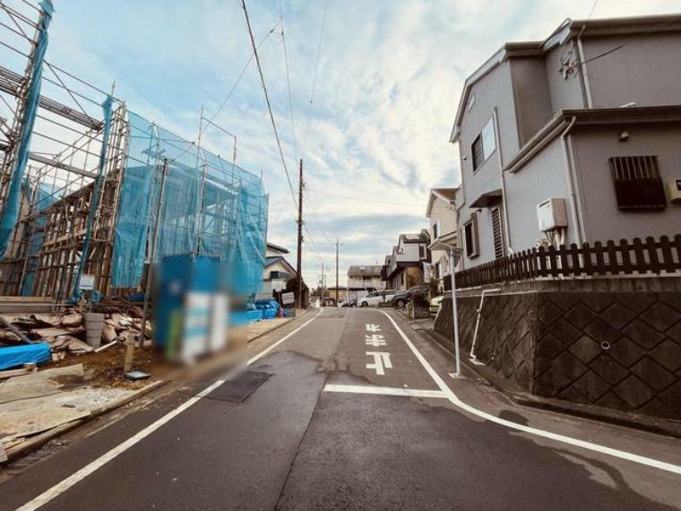 現況写真 周辺は住宅が建ち並ぶ閑静な住宅街です。