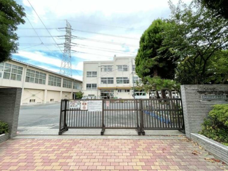 小学校 宮内庁新浜鴨場に隣接する小学校ですなかよく・かしこく・たくましくを教育目標としています