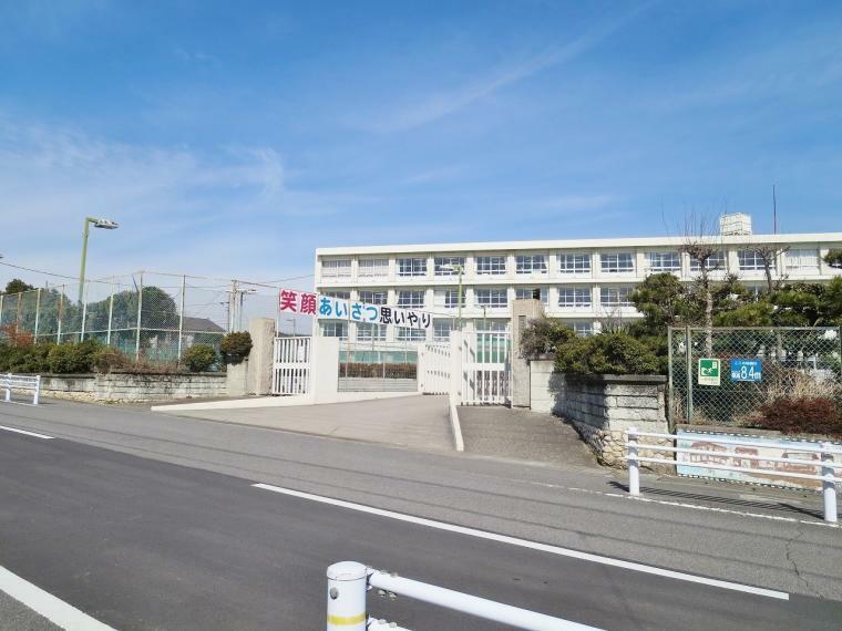 中学校 碧南市立新川中学校