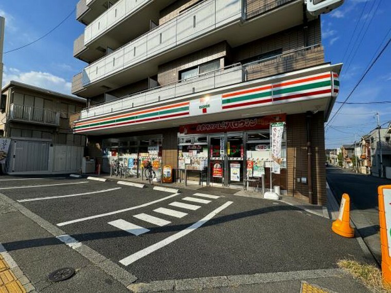 コンビニ セブンイレブン 八王子元本郷町店迄320m