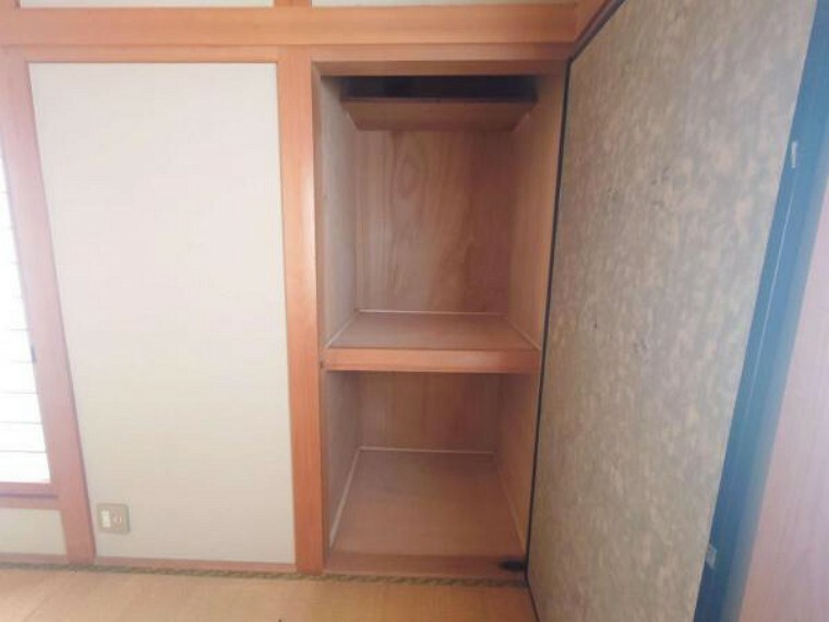 和室8帖:押入収納は奥行きがあり、季節物の家電や寝具もスッキリと収納できます！