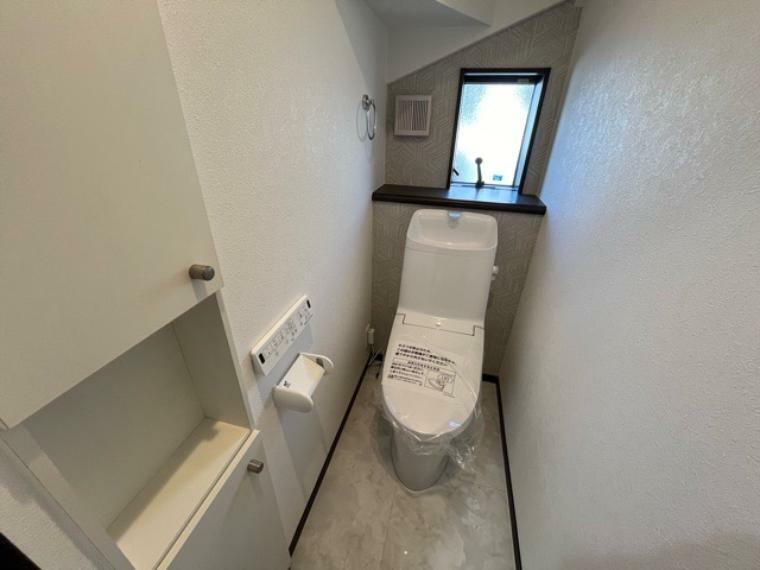 トイレ トイレは大きさや形、機能、抗菌性などが異なる多種多彩なタイプが各メーカーから出ています。それぞれに良さがあるため、事前にどういったタイプのトイレがいいのかをご家庭内で決めて、内見に行くといいでしょう。