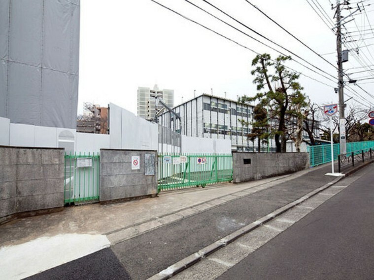 小学校 川崎市立百合丘小学校　距離約1120m