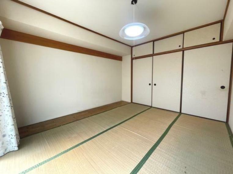 和室 【和室】ゆったりくつろげる広さのある和室です。