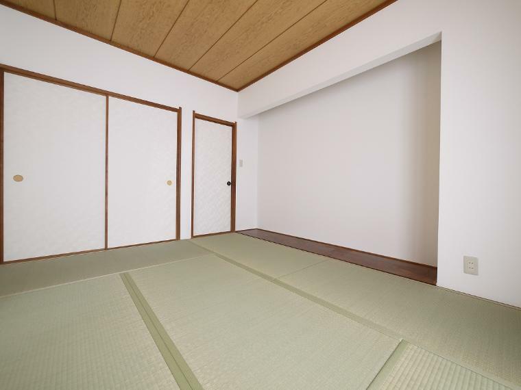 和室 採光の良い和室はのんびりと寛げる空間　1F和室6帖
