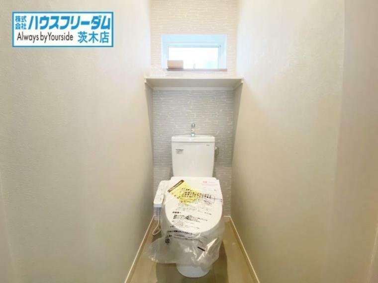 トイレ 清潔感があふれるホワイトを基調としたトイレです。シンプルなのでお掃除もしやすいですよ。