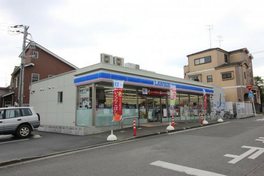 コンビニ ローソン上鶴間本町五丁目店594m