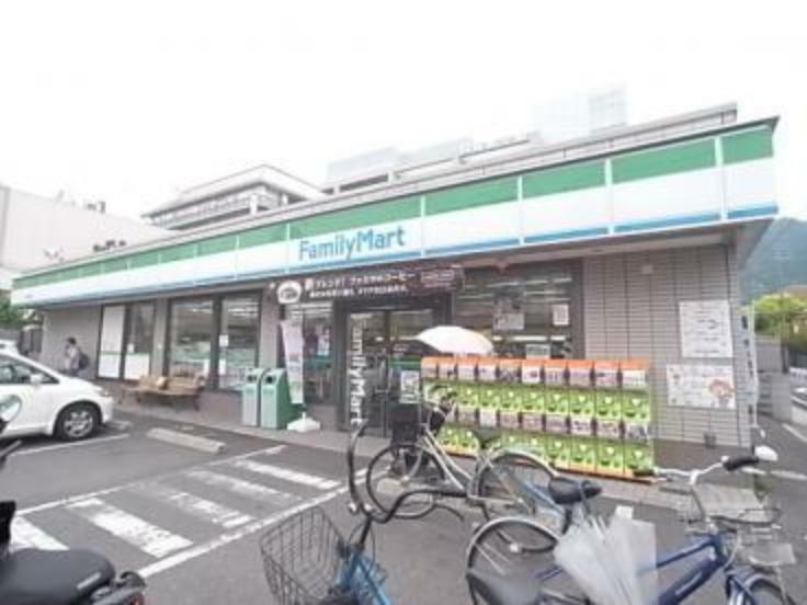 【コンビニエンスストア】ファミリーマート 四条畷駅前店まで456m