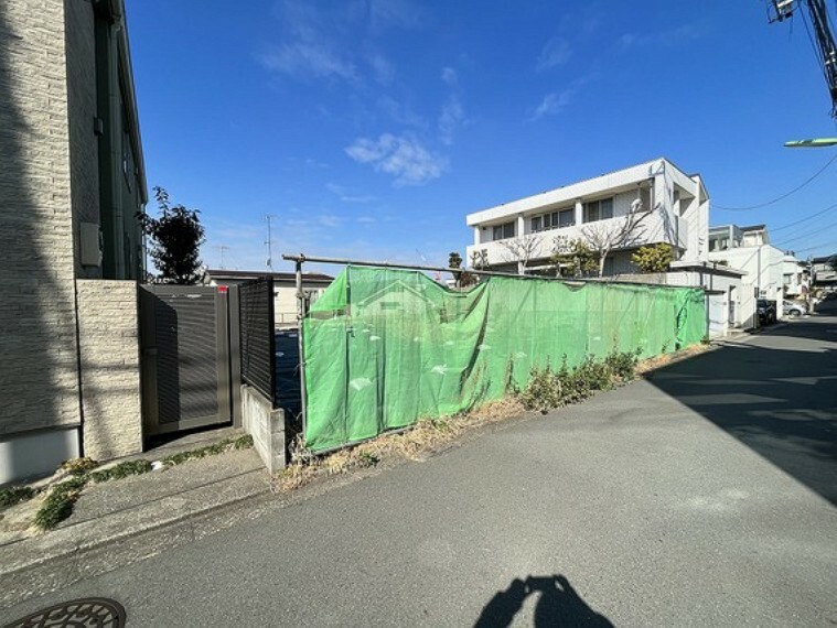 現況写真 閑静な住宅街である代沢アドレスです■高台立地により西側の採光・眺望良好です■渋谷駅まで井の頭線で直通6分！■下北沢まで徒歩14分です！