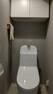 トイレ 上部吊戸棚付き 温水洗浄便座一体型トイレ　クッションフロア貼替