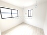 1号棟　居室　各居室は2面採光により、明るく開放的な空間となっています。【立川市栄町3丁目】