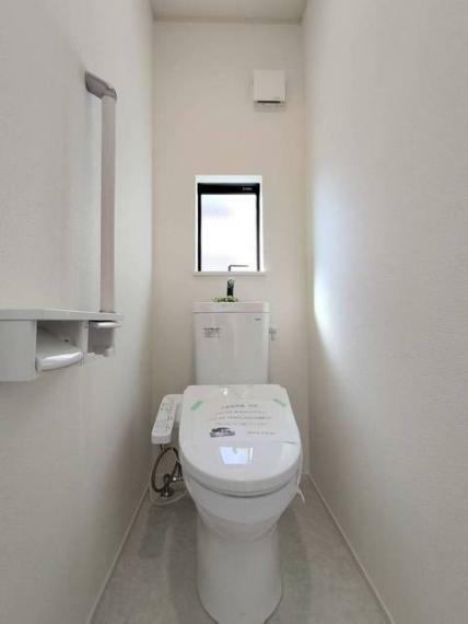 トイレは2か所ございますので、朝の込み合う時間帯も安心です！<BR/>来客時にも気兼ねなくご使用いただけます。