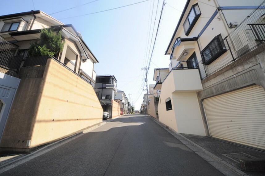 現況写真 6M公道面　閑静な住宅街です