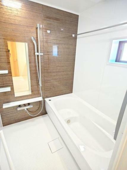 浴室 ■乾燥、暖房機付きの浴室で快適なバスタイム！