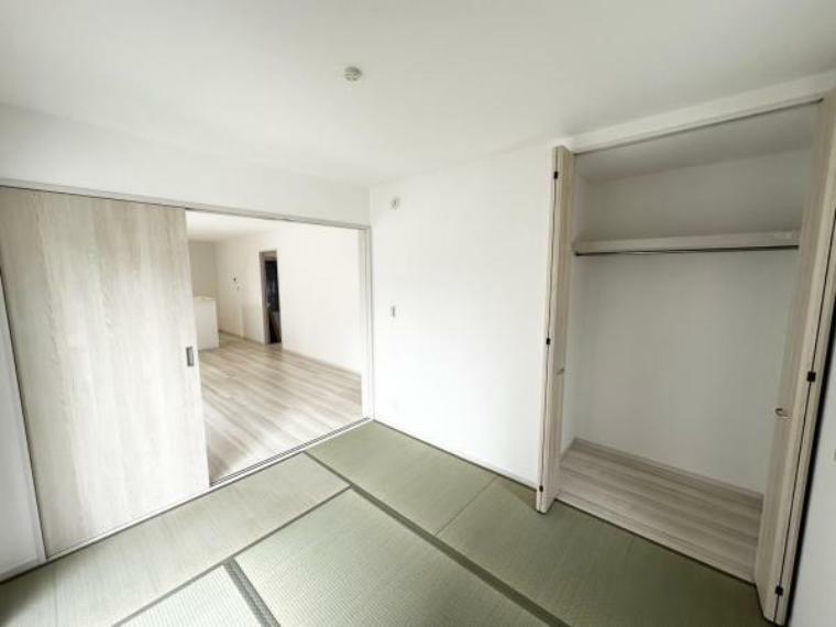 和室 【和室】LDKの続き間である和室は、扉を開けて開放的に使用可能です。