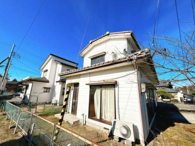 外観写真 【住宅ローン減税対象】価格には消費税、リフォーム費用を含みます。リフォーム中でもご案内可能。内覧希望の方はお電話ください。