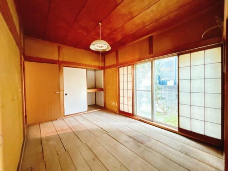 【リフォーム中】和室はLDKの一部に改装します。大きな窓が付いており、採光もしっかり取れます。お庭が眺めらるのも好ポイントです。
