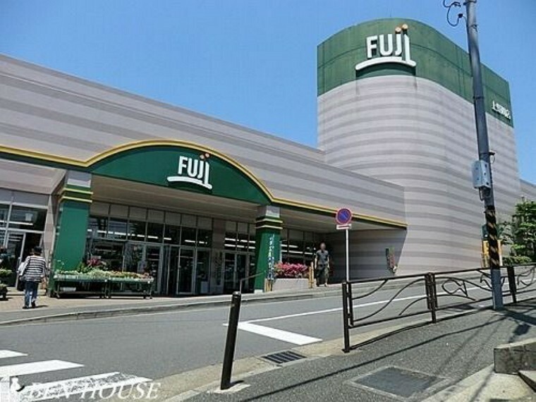 スーパー Fuji上野川店 徒歩15分。毎日のお買物に便利な近さです！