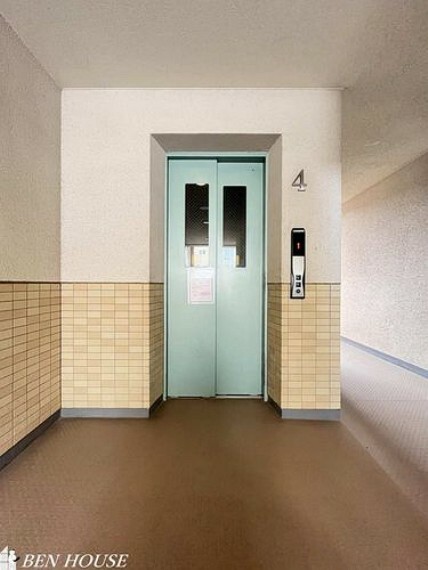 構造・工法・仕様 エレベーター・中の様子が見えるので、防犯面でも安心な窓付きのエレベーターです。