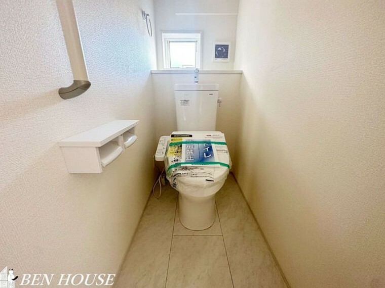 トイレ シャワートイレ・快適なトイレタイムに欠かせない温水洗浄便座つきトイレ。各階に設置しているので、慌ただしい時間帯も安心です。