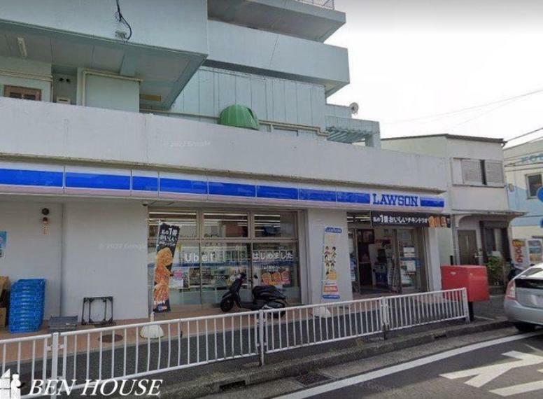 コンビニ ローソン横浜霞ヶ丘店 徒歩6分。時間がない時にさっと寄れて便利なコンビニ。