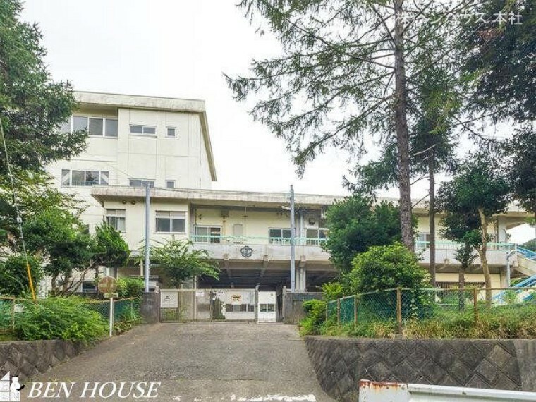 小学校 鎌倉市立山崎小学校　距離680m