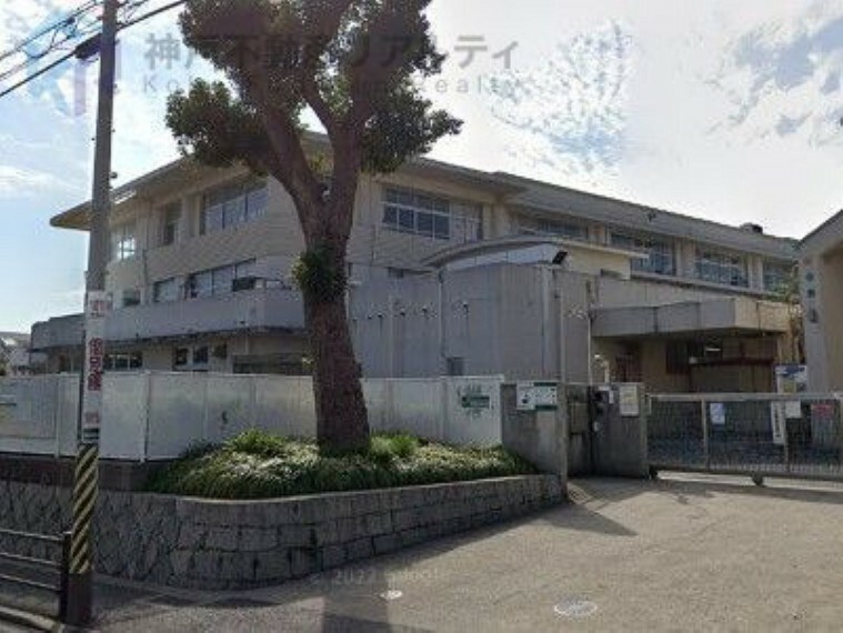 小学校 神戸市立魚崎小学校 徒歩9分。