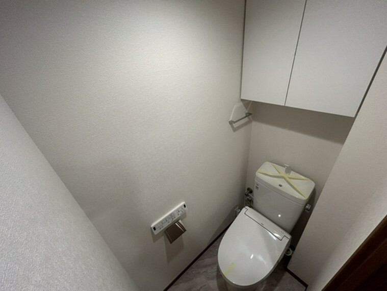 トイレ 【トイレ】温水洗浄便座付きトイレ。