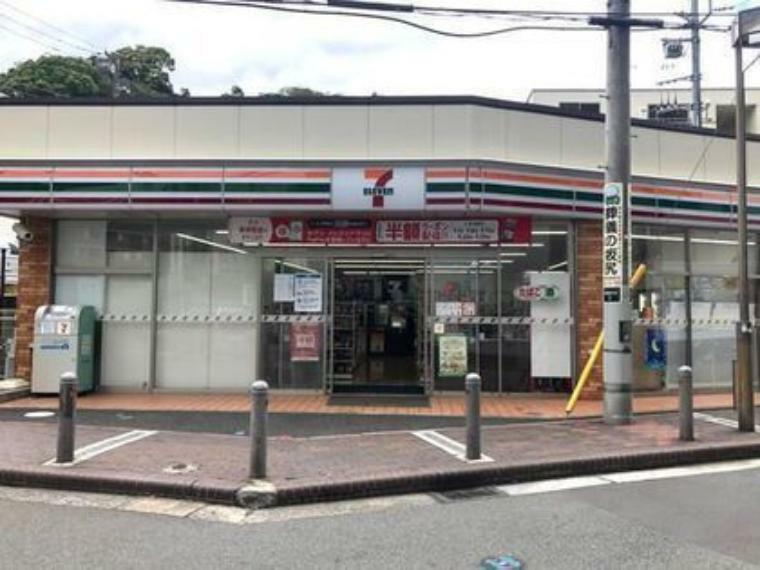 コンビニ セブンイレブン横浜南軽井沢店