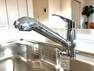 キッチン 浄水器 人気の浄水機能付き混合水栓 シンクも大きく洗いものもしやすいです