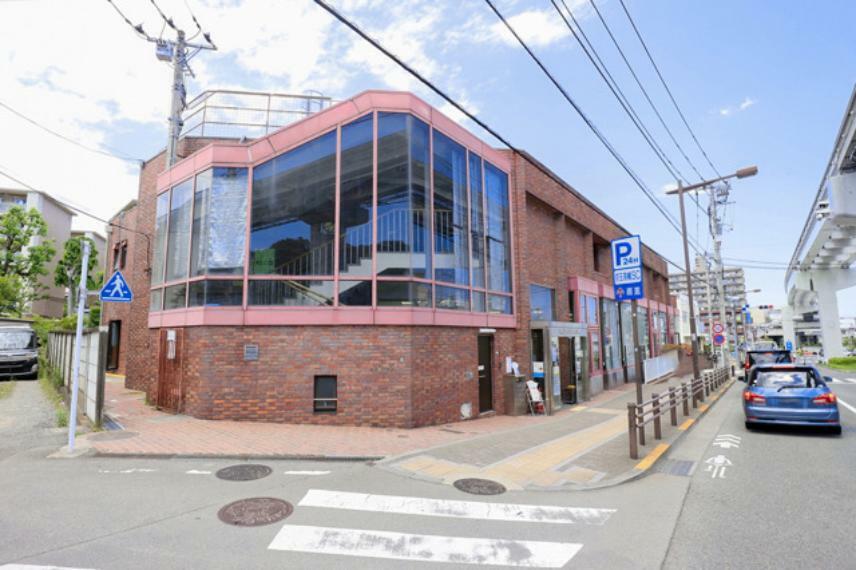 図書館 日野市立高幡図書館