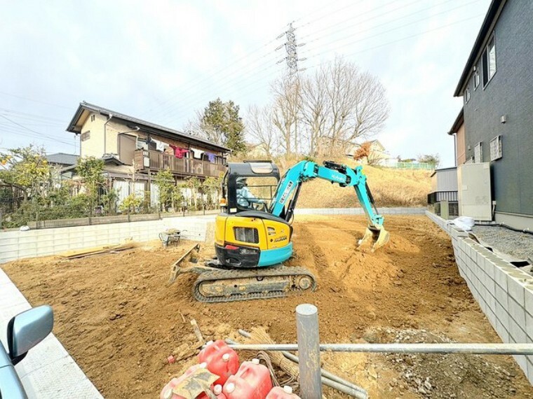 現況外観写真 ～資金計画もお任せください～ ・ご見学はもちろん、住宅ローンなど資金面のご相談だけでもお気軽にどうぞ。 ・プロのアドバイザーがお客様にとって最適なプランをご提案させていただきます。