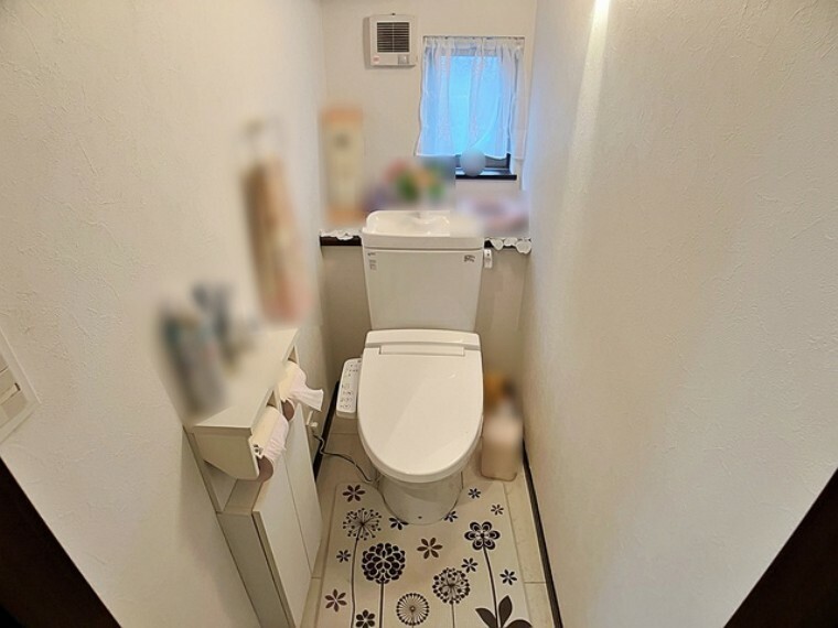 トイレ 窓付きで換気がしやすいトイレ！