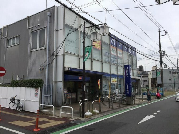 銀行・ATM 株式会社みずほ銀行 鶴瀬支店