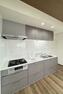 キッチン キッチンは壁付けタイプを採用し、空間を広く使うことができるようにしました。