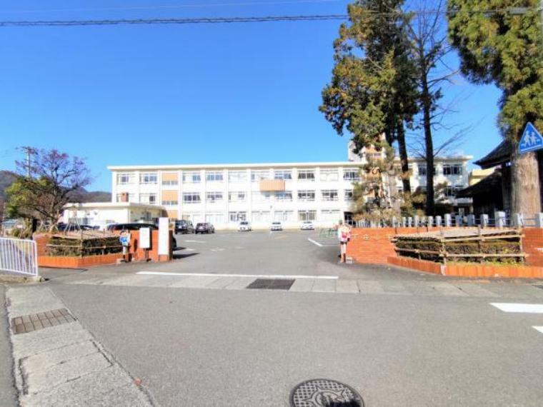 小学校 下庄小学校まで約1300mです。（徒歩およそ17分）