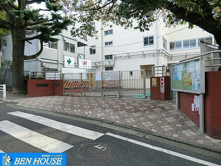 横浜市立寺尾小学校 徒歩3分。教育施設が近くに整った、子育て世帯も安心の住環境です。