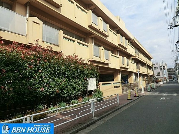 小学校 横浜市立末吉小学校 徒歩5分。教育施設が近くに整った、子育て世帯も安心の住環境です。