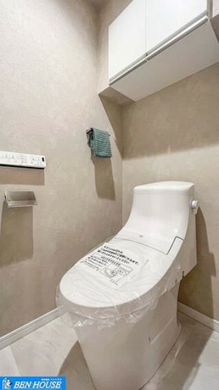 トイレ 吊戸棚のあるトイレ