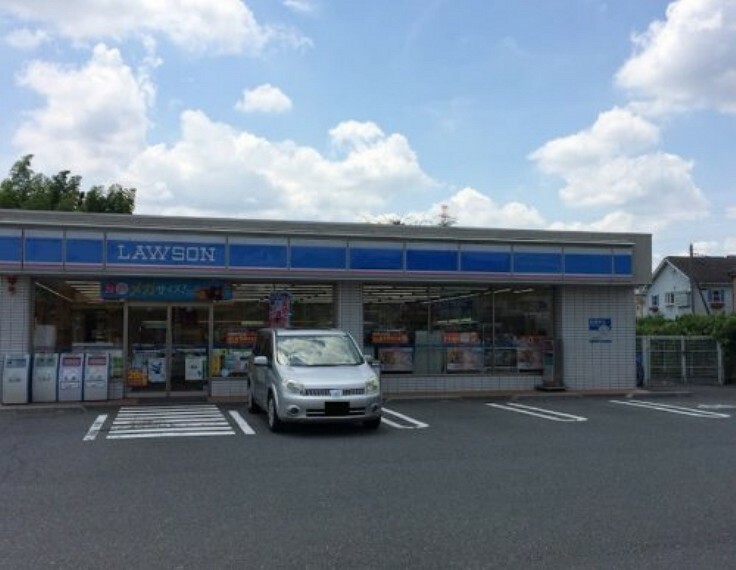 コンビニ 【コンビニエンスストア】ローソン　町田野津田町店まで565m