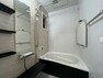 浴室 お風呂には窓があり明るく清潔な空間へ。毎日の疲れを取る癒しのバスルーム。