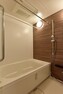 浴室 雨の日や花粉対策の室内干しに便利な、浴室換気乾燥暖房機付きのバスルームです。