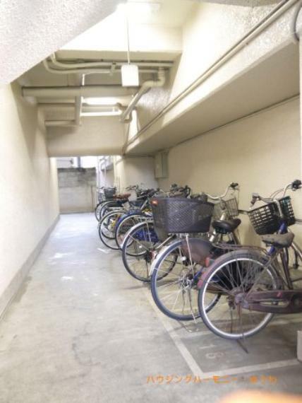 駐輪場 建物内に、便利な駐輪場があります。