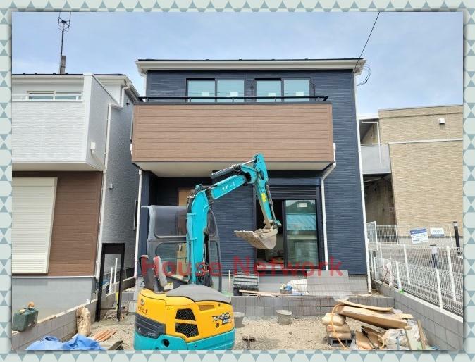 現況写真 建物は近隣の同建設会社施工の完成物件がご覧になれます。2024年4月26日撮影