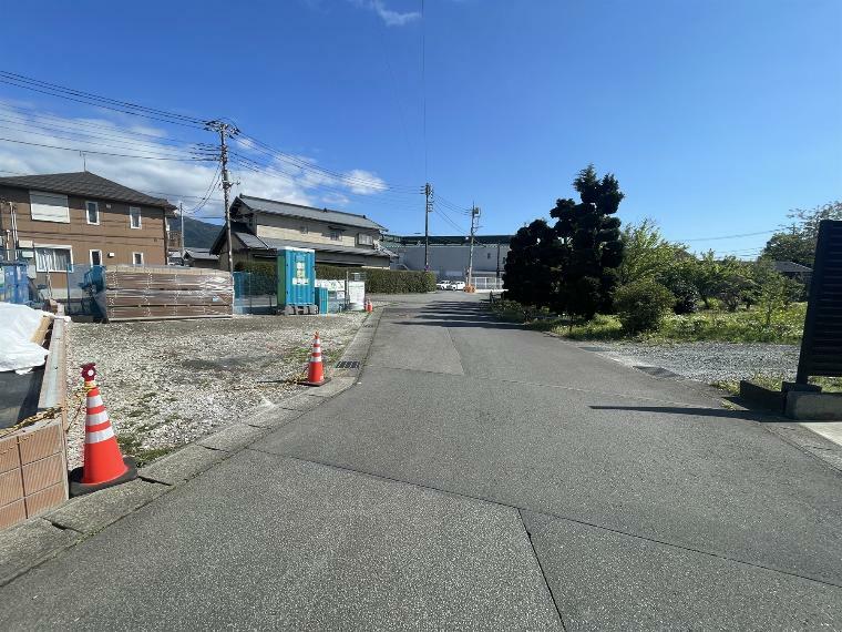 外観・現況 閑静な住宅街に新登場です