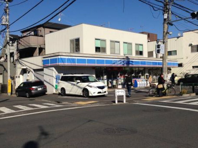 コンビニ ローソン 前野町六丁目店:急な買い物にも便利な徒歩4分！（279m）