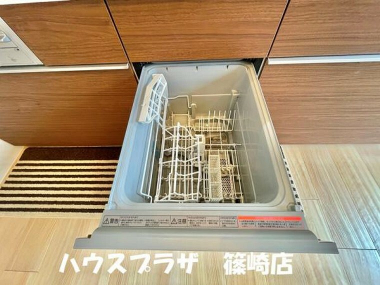 【食洗機】低い位置に設置してあり、車椅子の方でも使いやすいです。